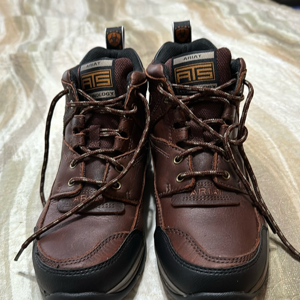 Ariat work boots/hiking boots farm boots